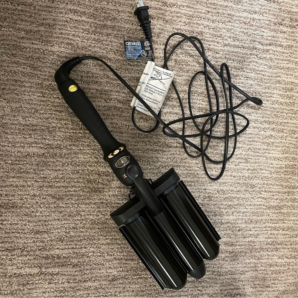 Amika hair waver